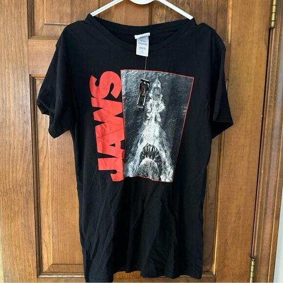 Jaws Shirt Sleeve T-Shirt  Size Large NWT - Picture 1 of 5